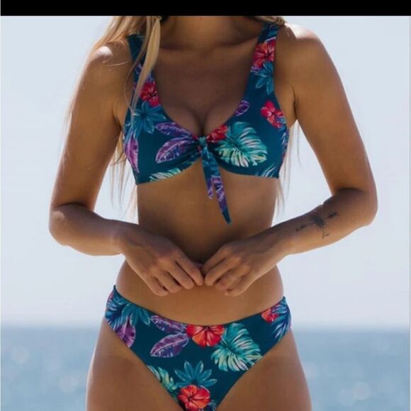 KAMONI FLORAL PRINT BOWKNOT FRONT BACK HOOK MID WAIST BIKINI S NWT IN PKG - Picture 1 of 7